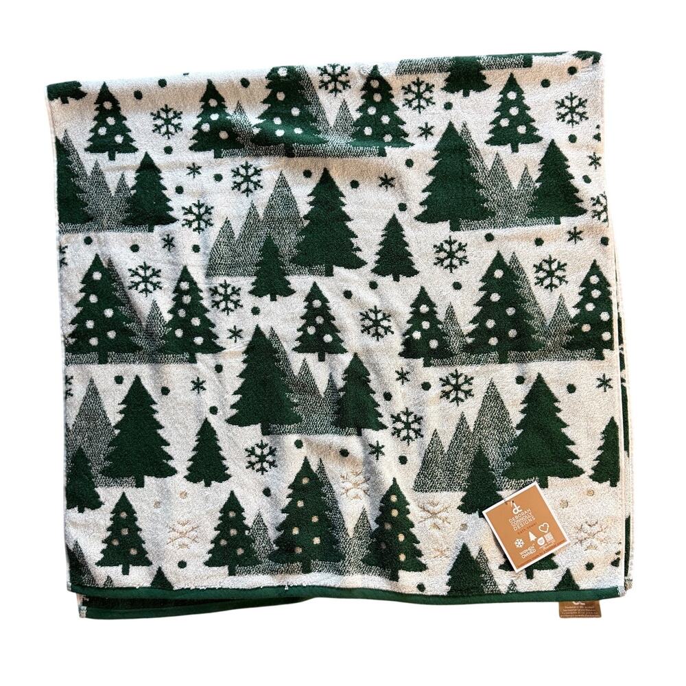 NWT ONE Deborah Connolly Designs Bath Towel 54x30” Christmas Trees Snowflakes